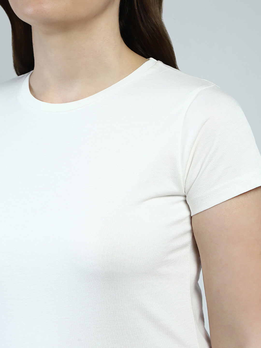 Women White Solid Round Neck Half Sleeve Top