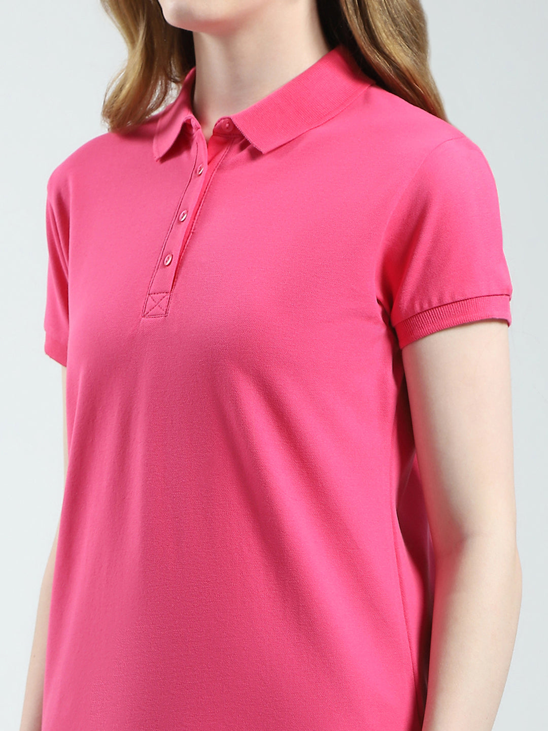 Women Magenta Solid Collar Half Sleeve T-Shirt