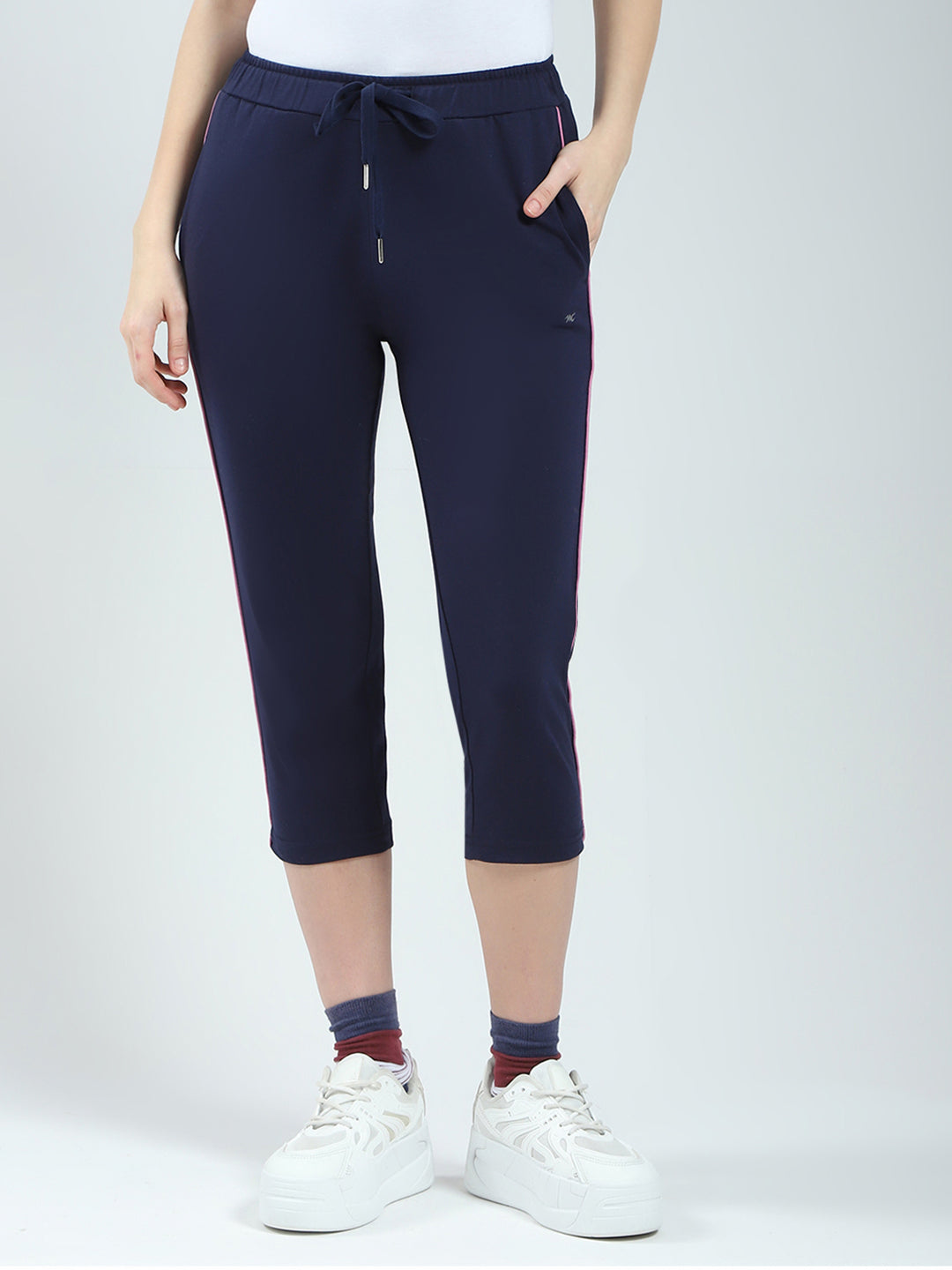 Women Navy Blue Solid Regular Fit Capri