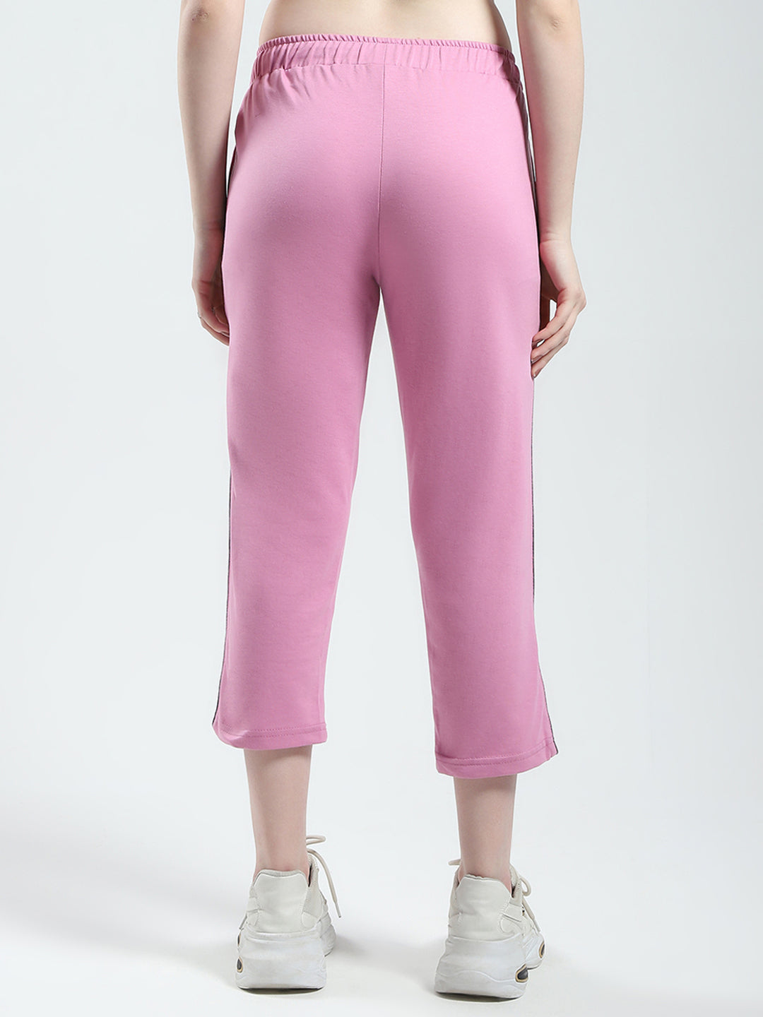 Women Pink Solid Regular Fit Capri
