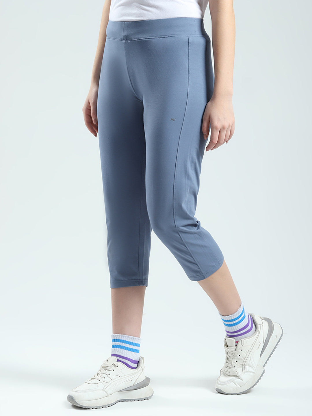 Women Grey Solid Regular Fit Capri