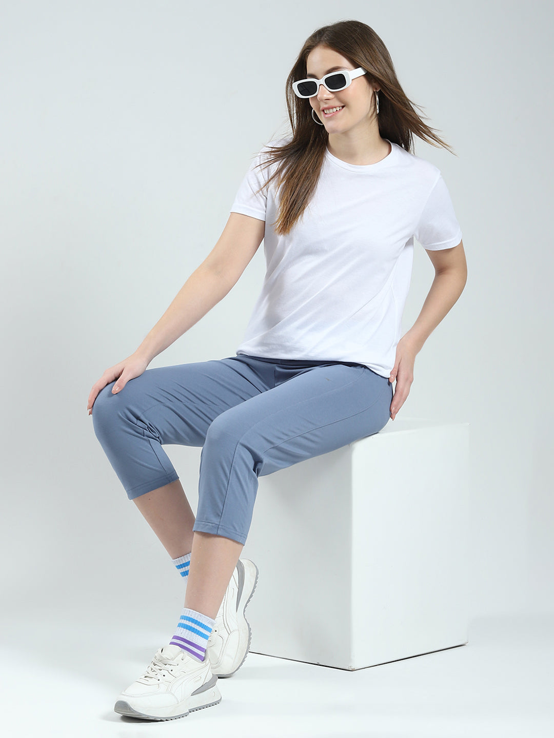 Women Grey Solid Regular Fit Capri