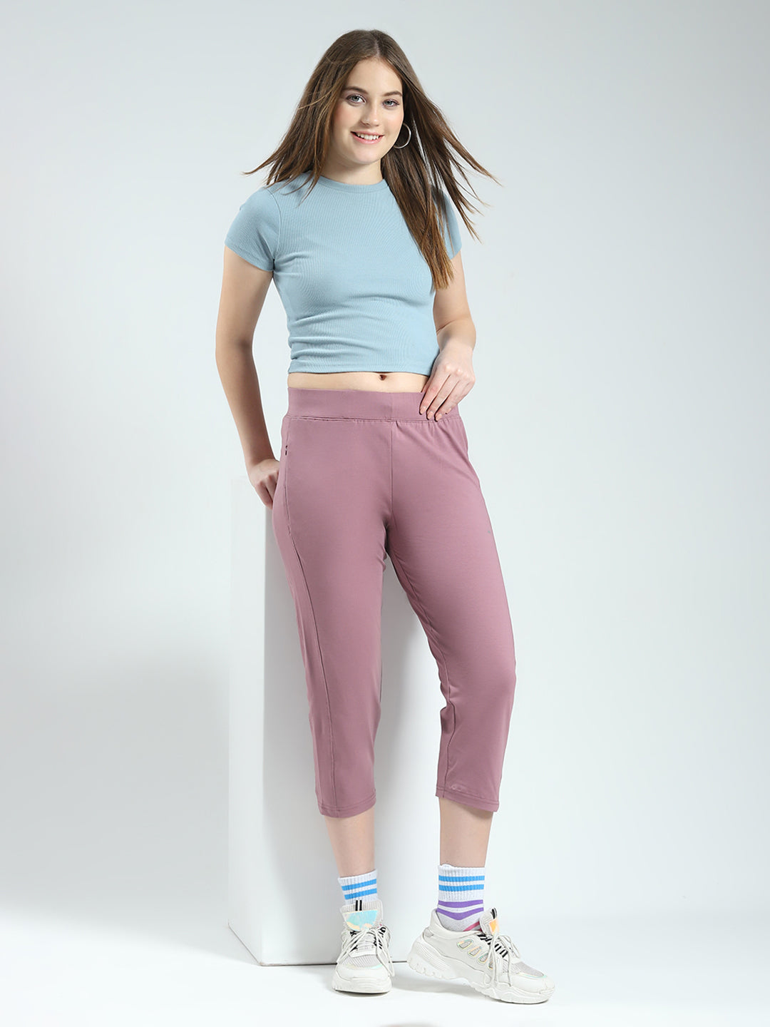 Women Pink Solid Regular Fit Capri