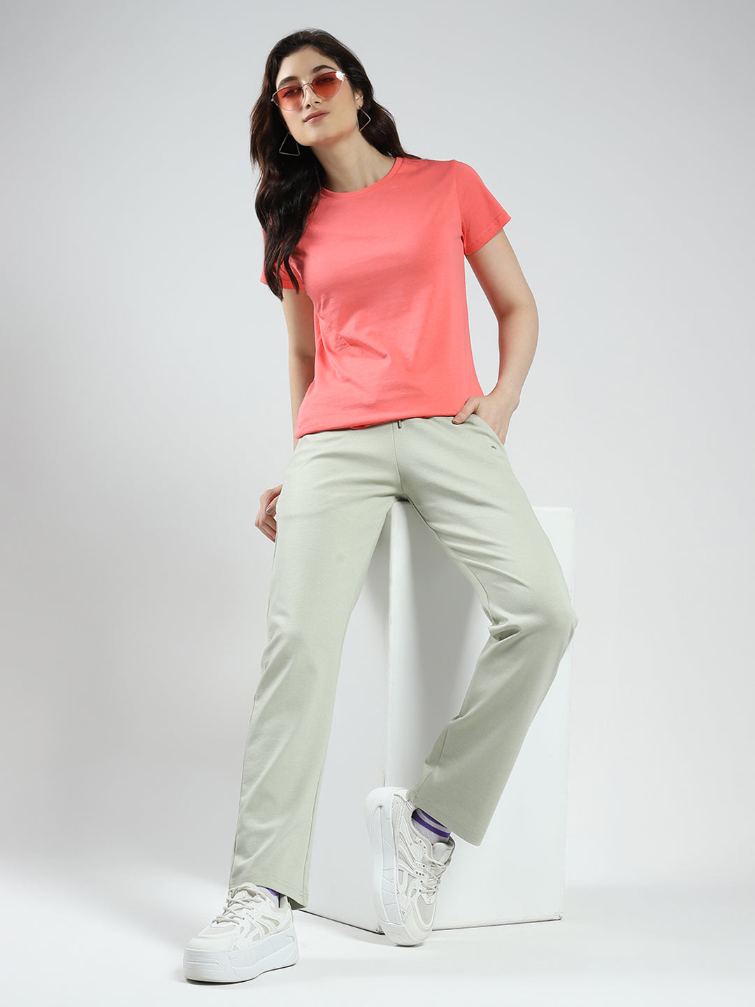 Women Green Solid Regular Fit Lower