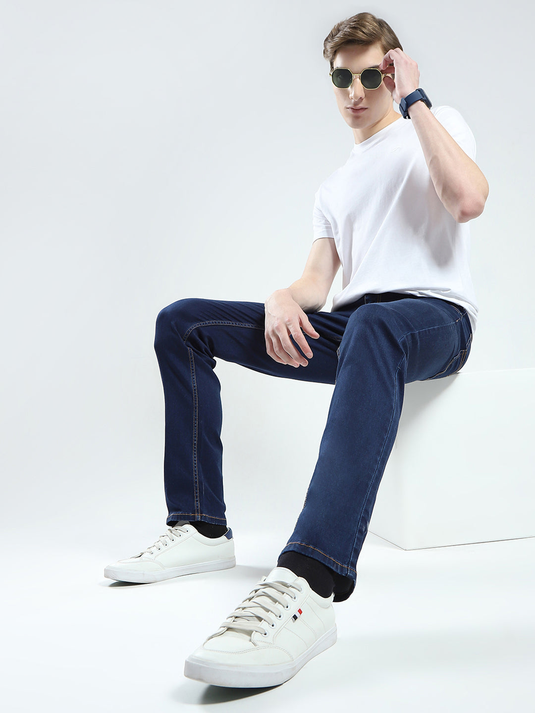 Men Blue Solid Narrow Fit Denim