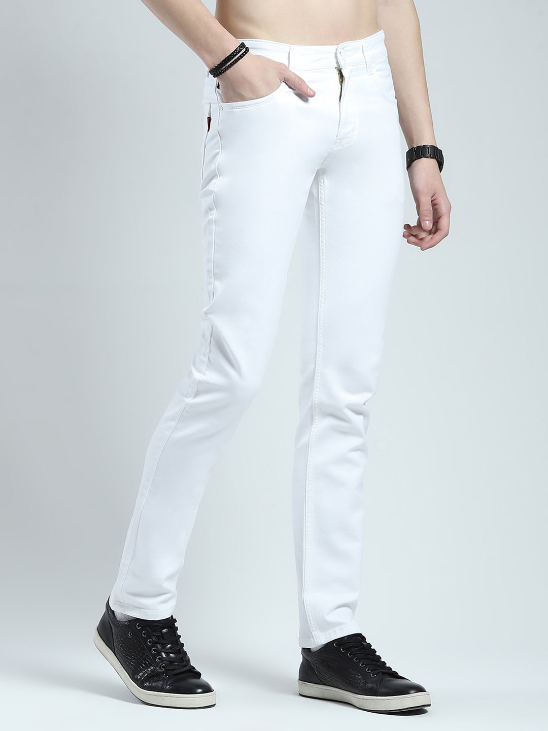 Men White Solid Narrow Fit Denim