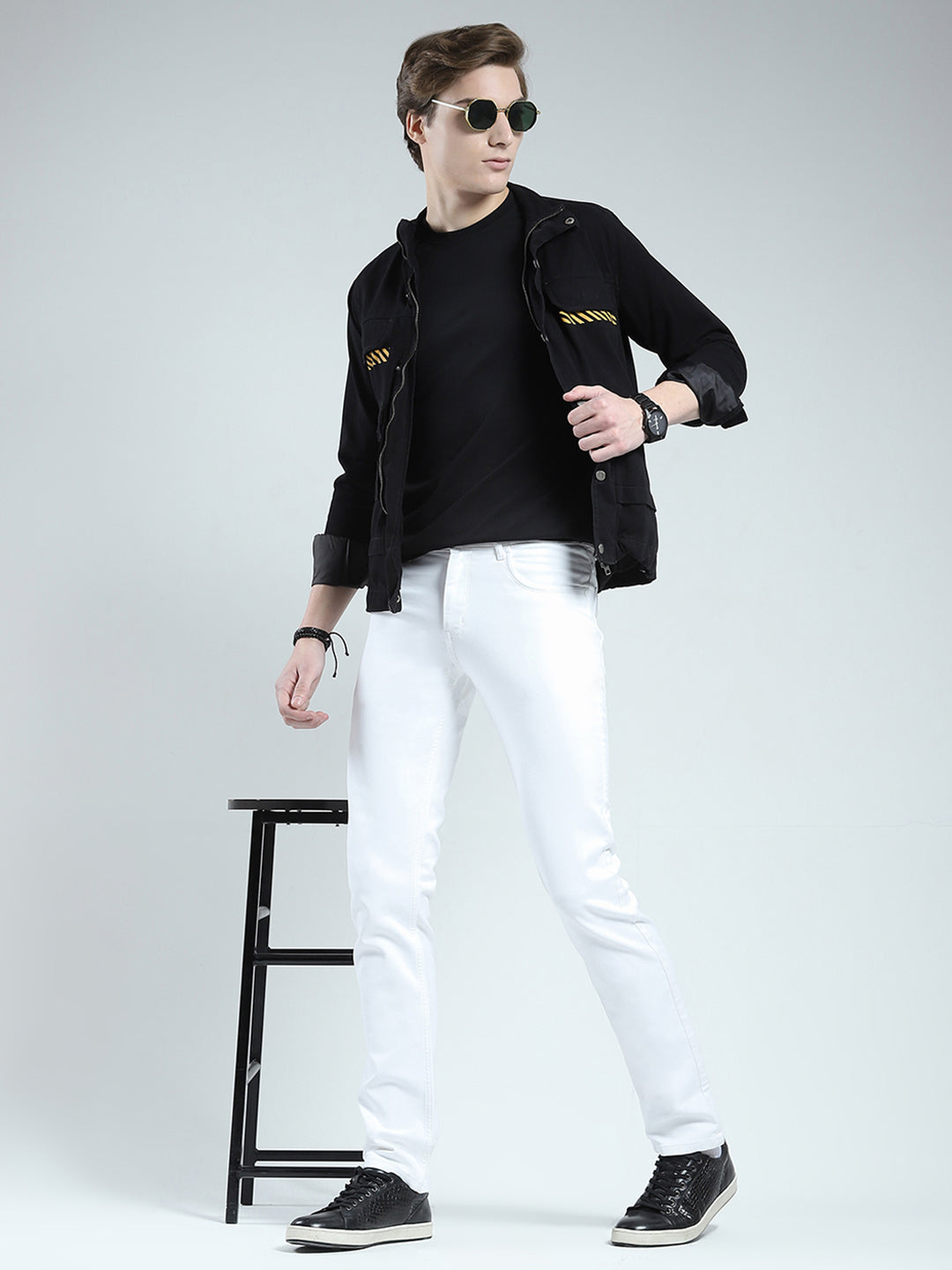 Men White Solid Narrow Fit Denim