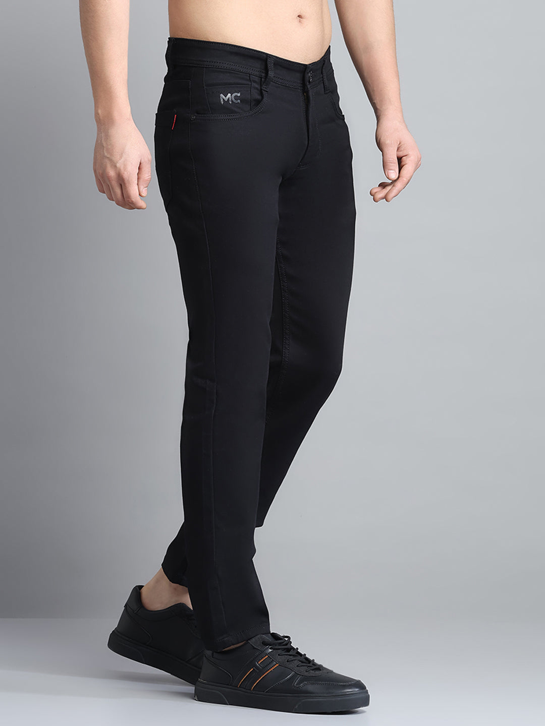 Men Black Solid Narrow Fit Denim