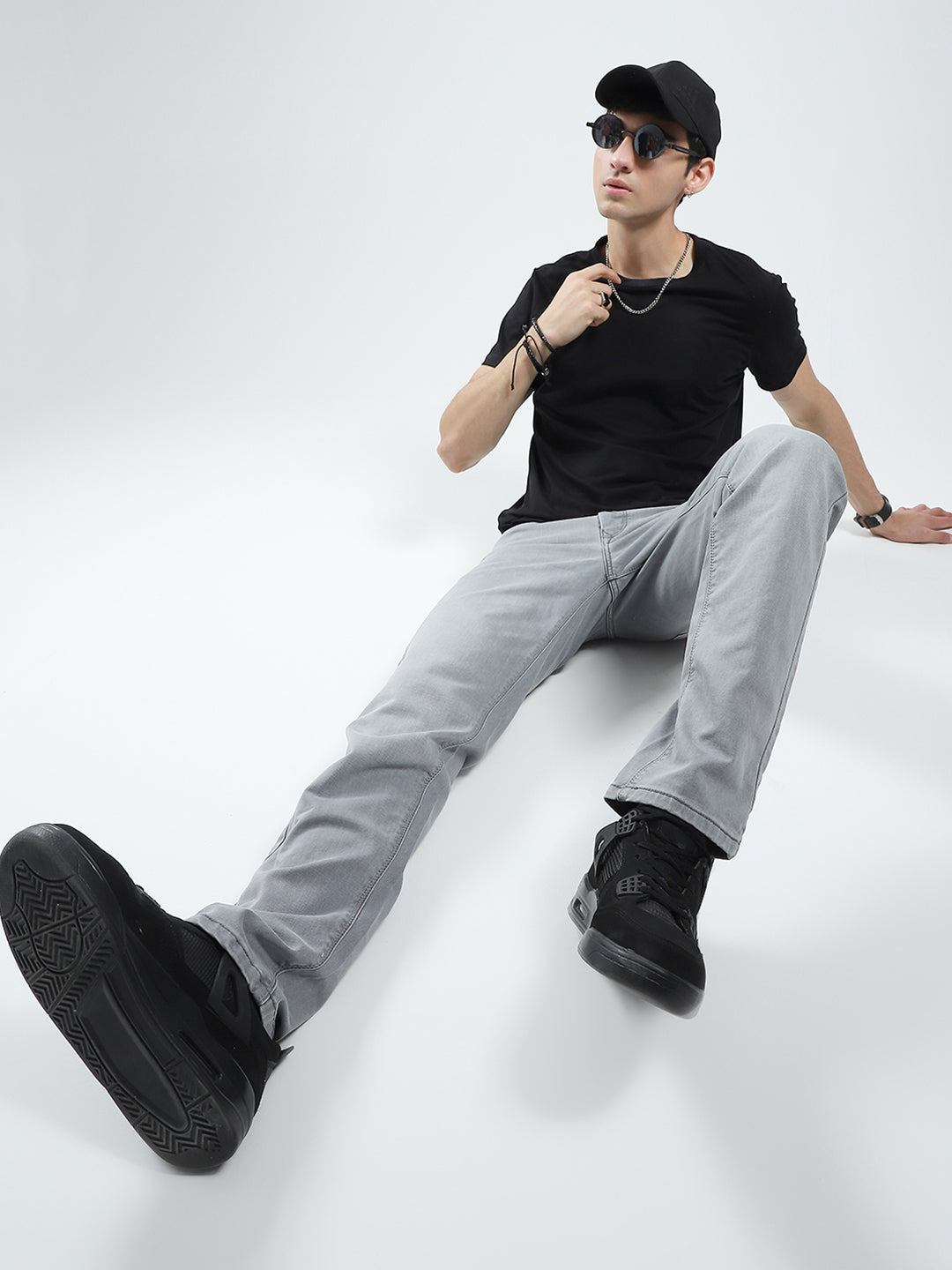 Men Grey Solid Narrow Fit Denim