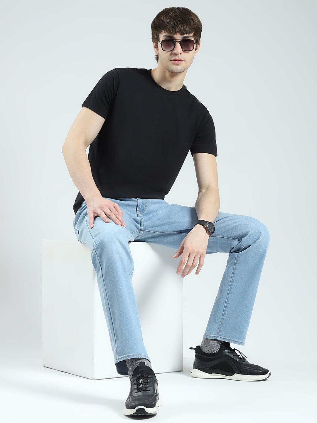 Men Blue Solid Straight Fit Denim