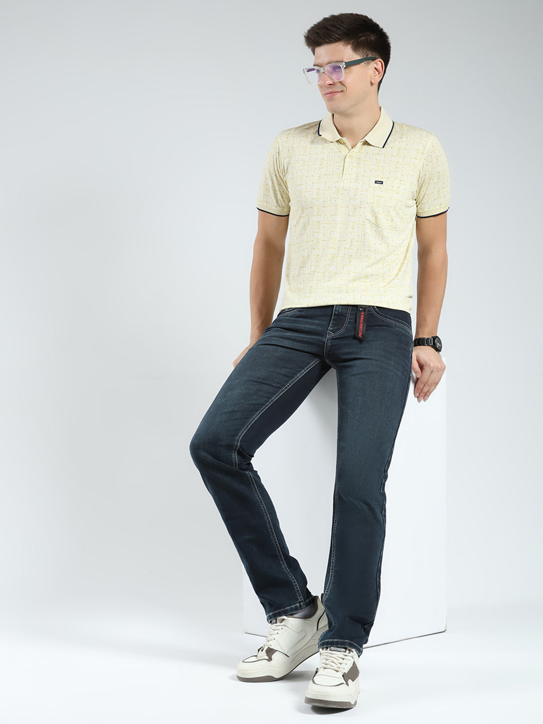 Men Green Solid Narrow Fit Denim