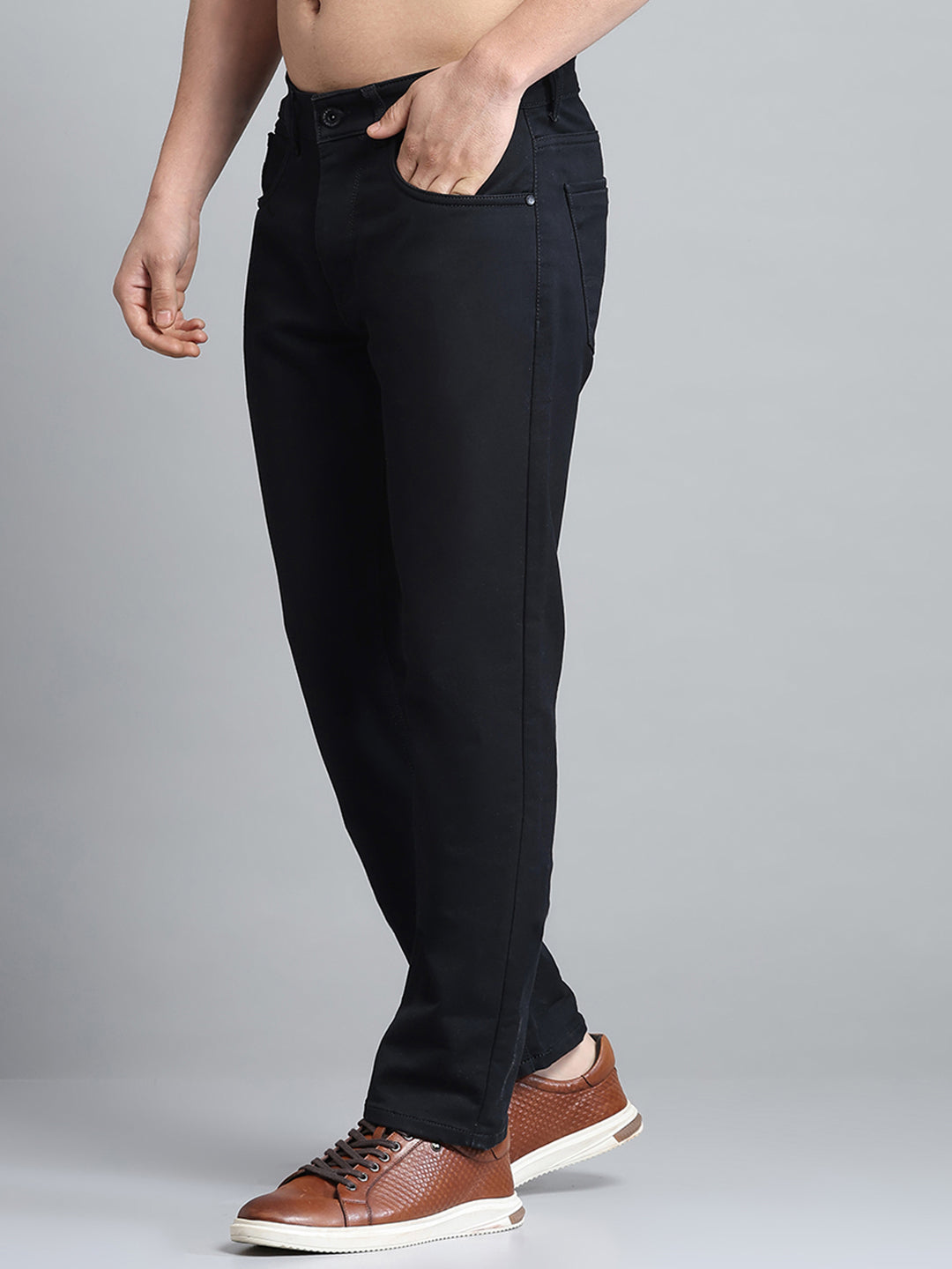 Men Black Solid Straight Fit Denim