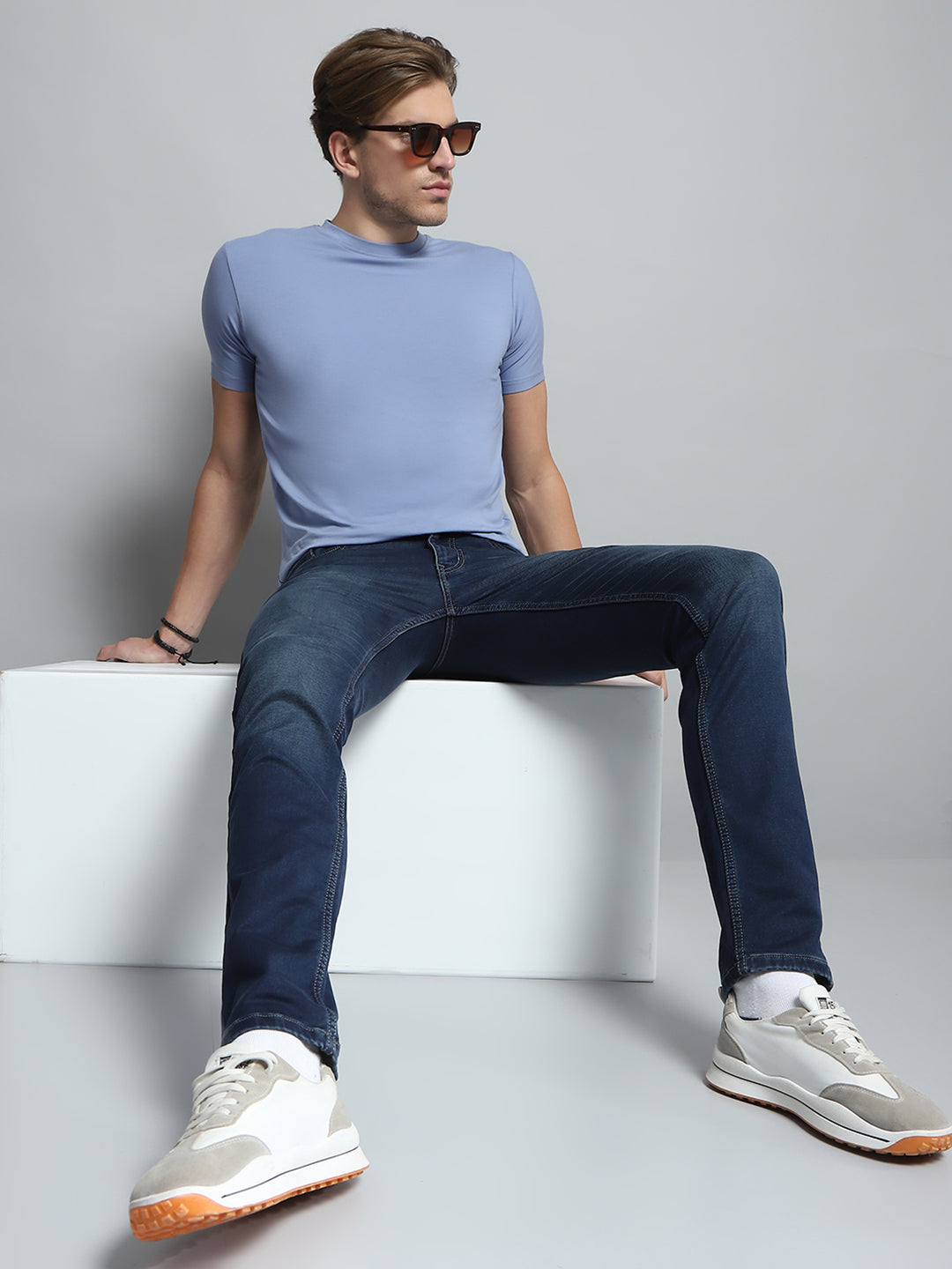 Men Blue Solid Narrow Fit Denim