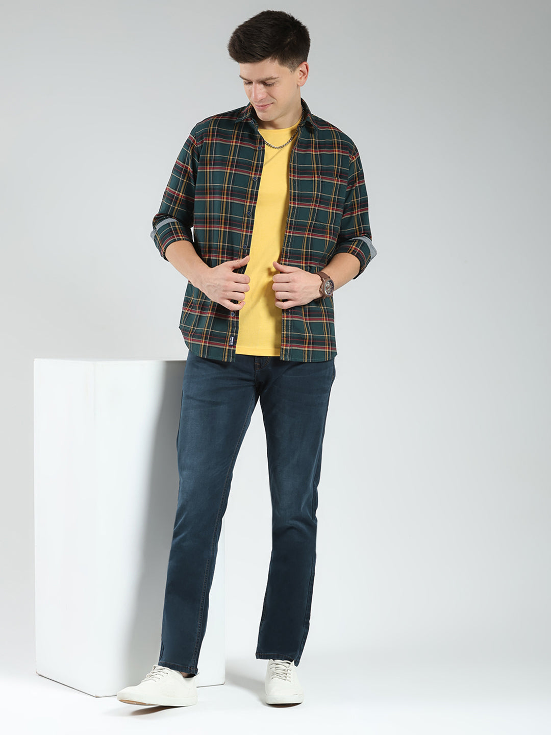 Men Green Solid Narrow Fit Denim