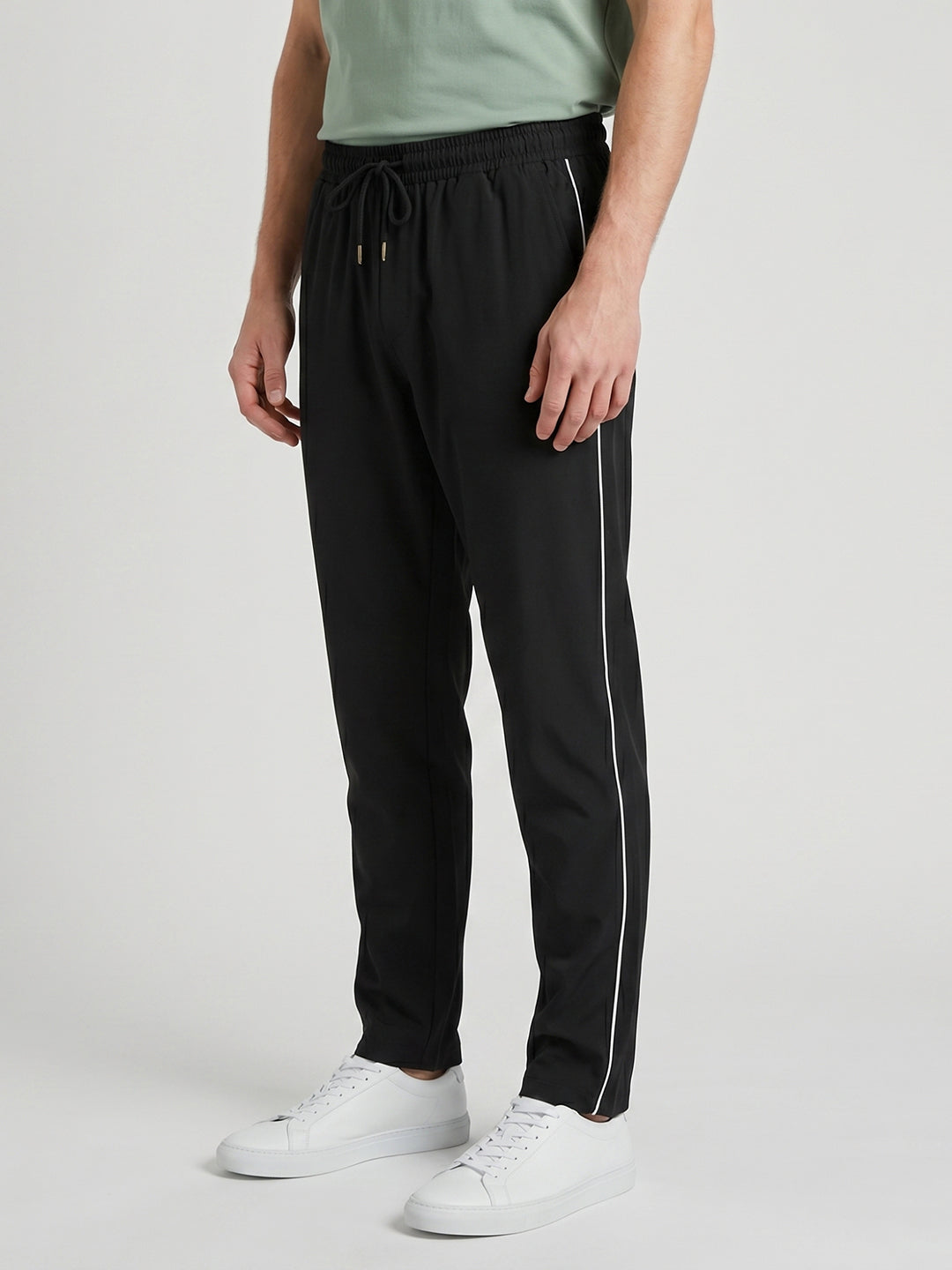 Men Black Solid Regular Fit Lower