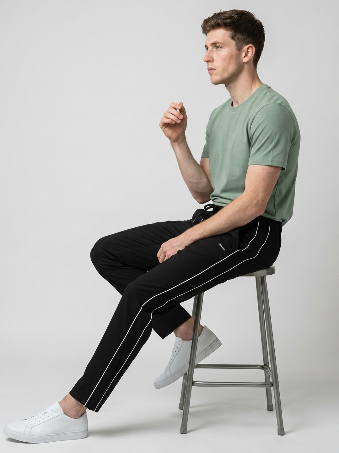 Men Black Solid Regular Fit Lower
