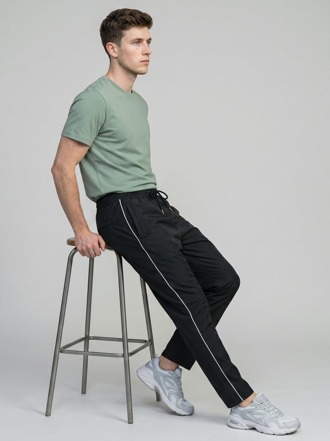 Men Grey Solid Regular Fit Lower