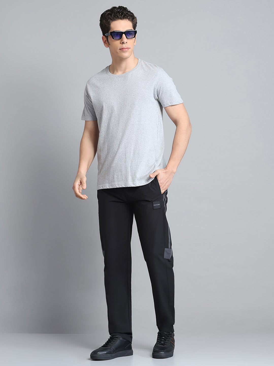 Men Black Solid Regular Fit Lower