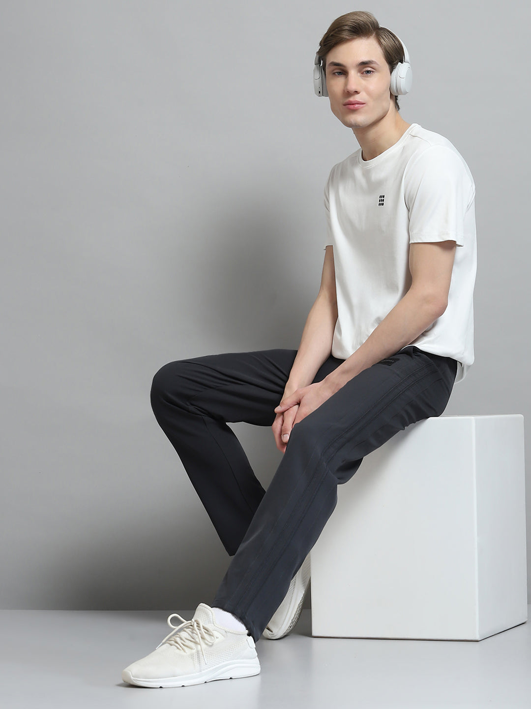 Men Grey Solid Regular Fit Lower