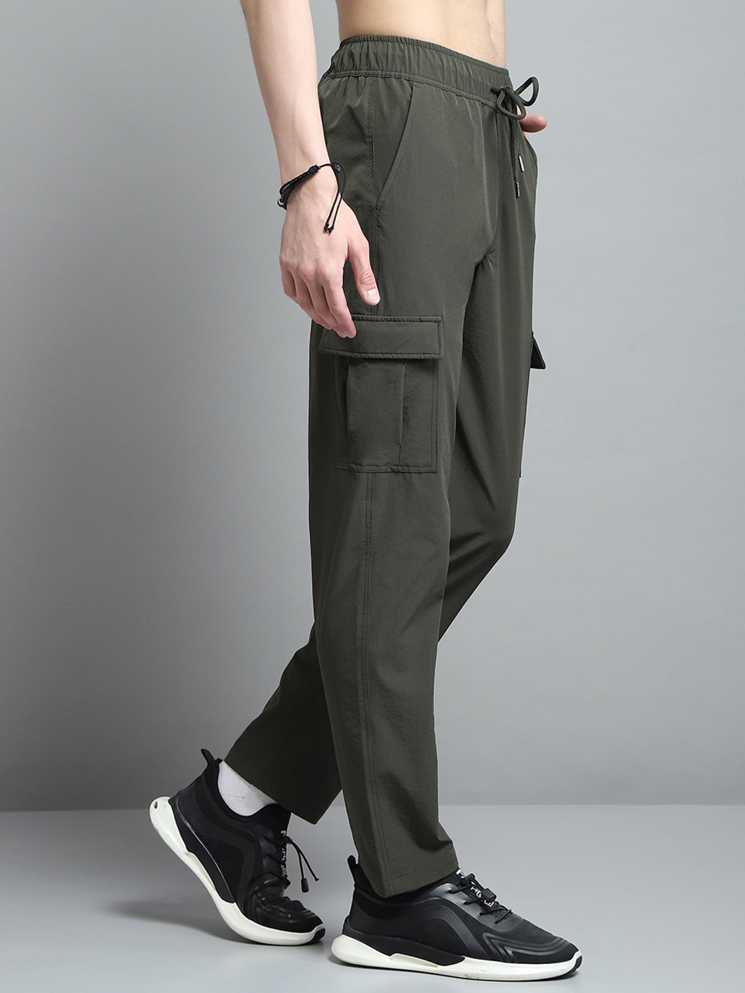 Men Olive Solid Regular Fit Lower