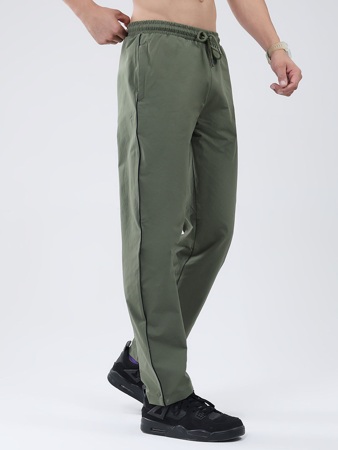 Men Olive Solid Regular Fit Winter Lower
