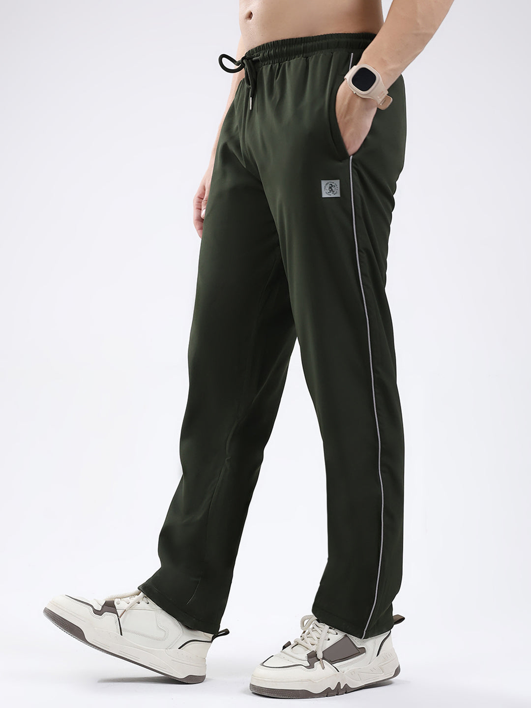 Men Olive Solid Regular Fit Winter Lower