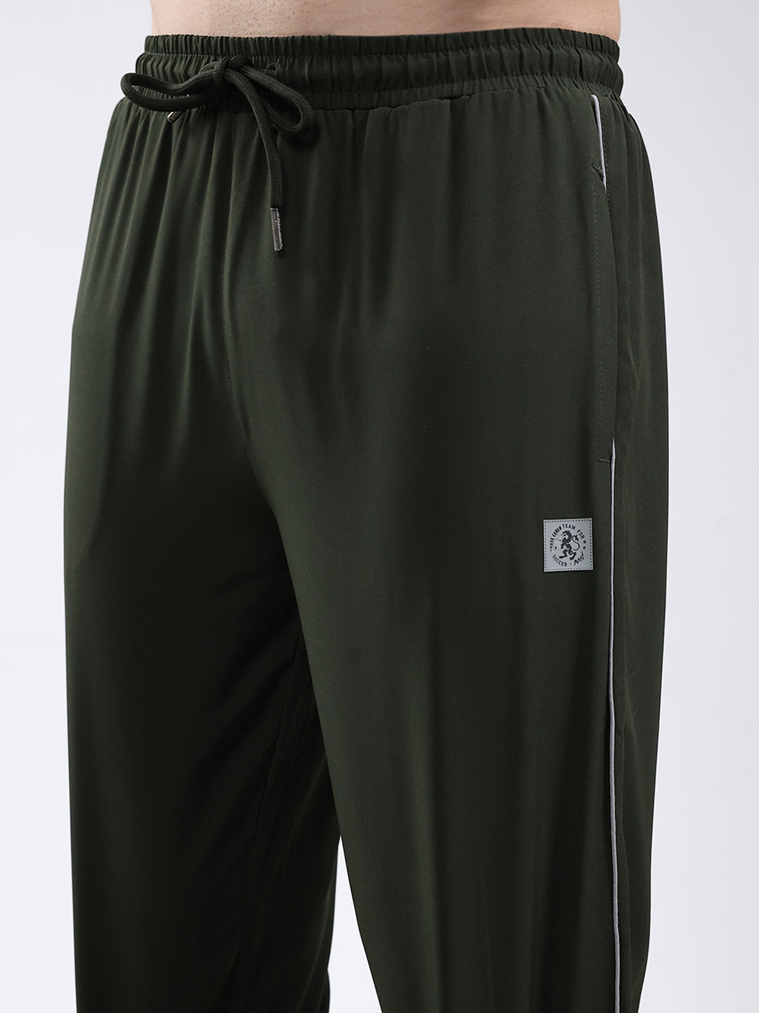 Men Olive Solid Regular Fit Winter Lower