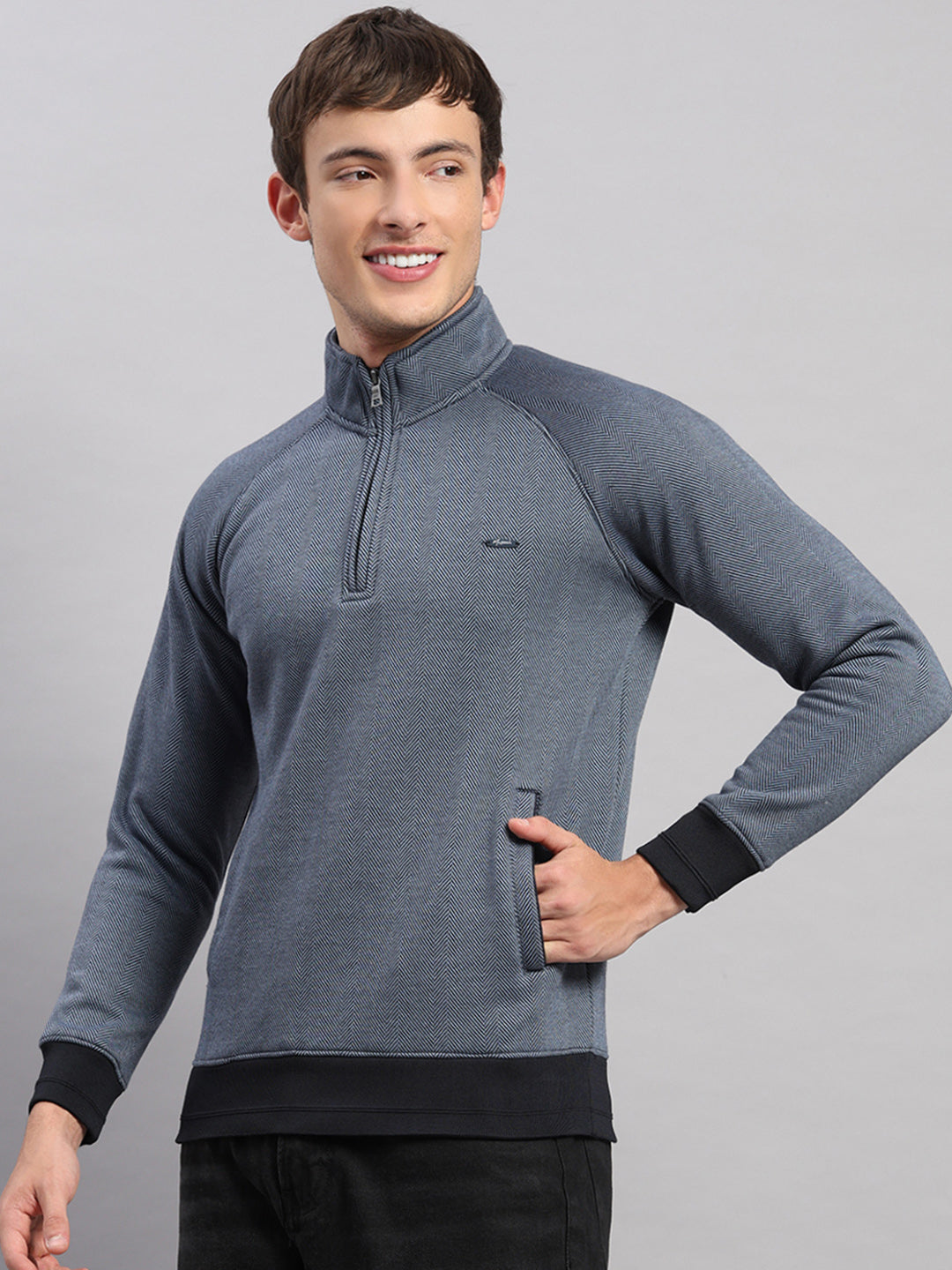 Men Blue Solid Collar Full Sleeve Sweatshirt