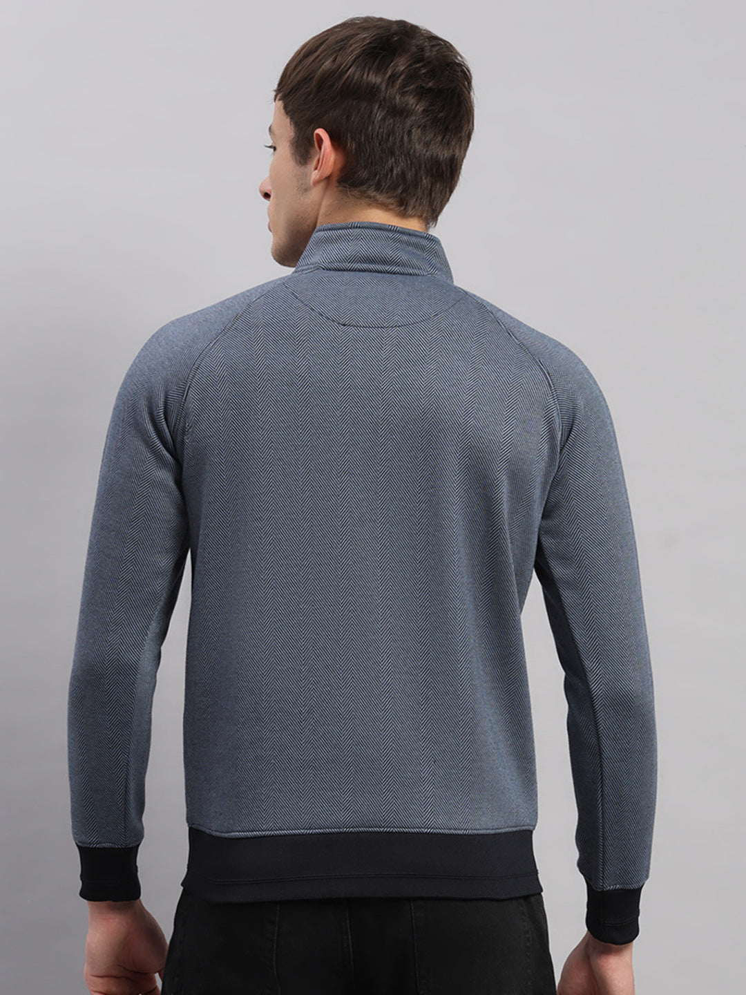 Men Blue Solid Collar Full Sleeve Sweatshirt
