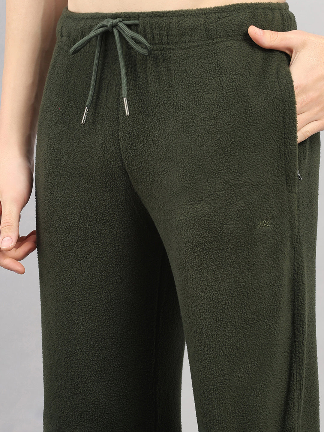 Men Olive Solid Hooded Full Sleeve Winter Tracksuit