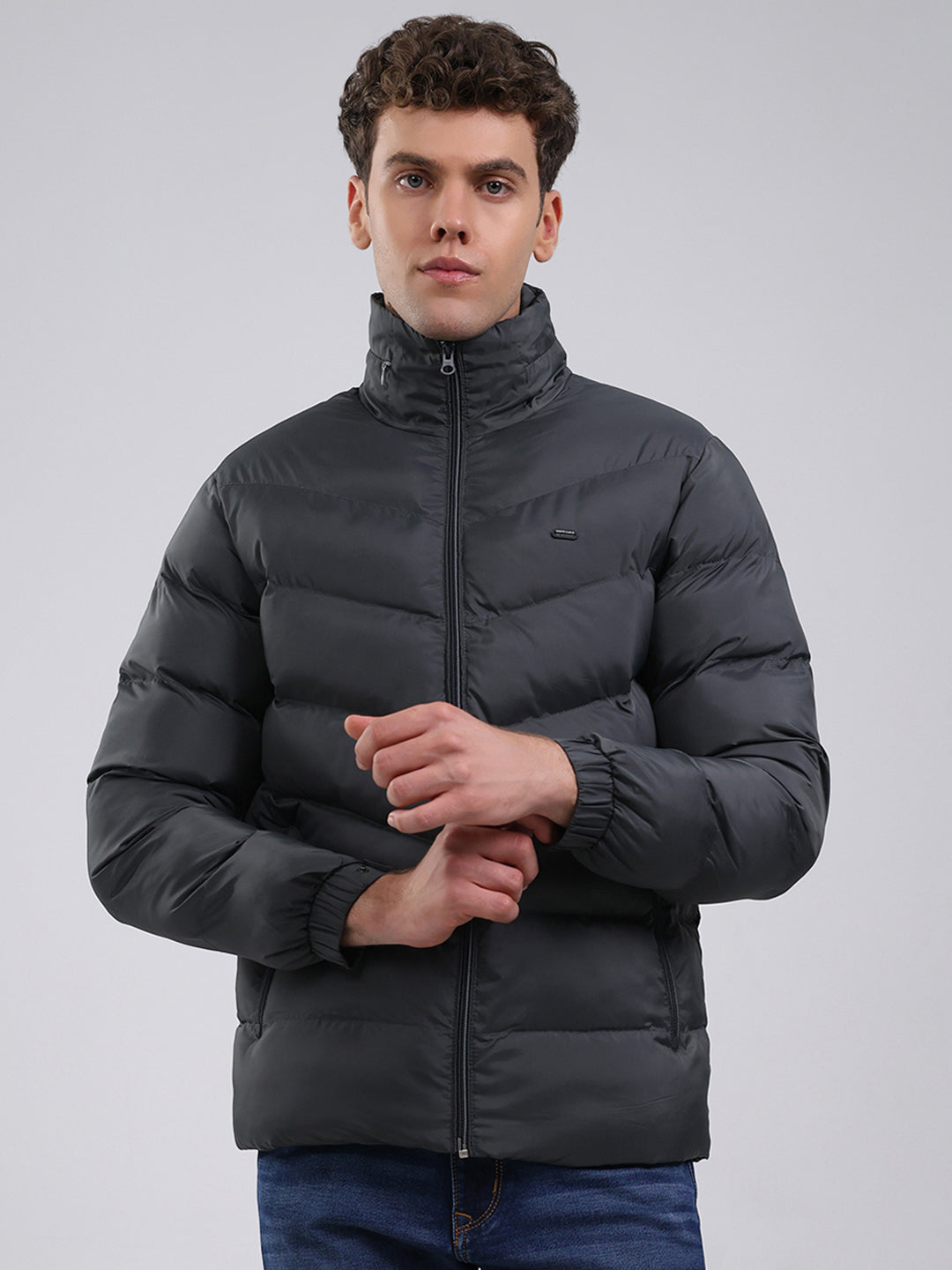 Men Grey Solid Hooded Full Sleeve Jacket
