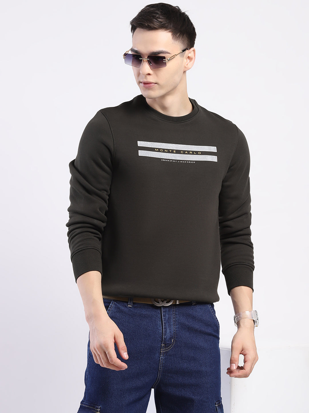 Men Olive Solid Round Neck Full Sleeve Sweatshirt