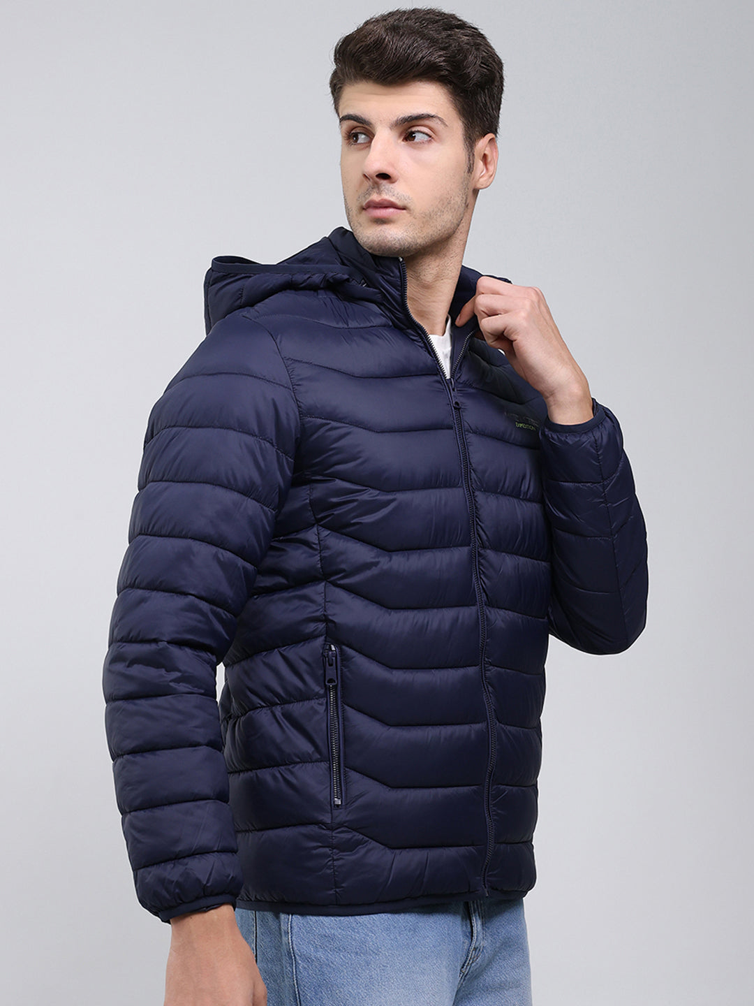 Men Navy Blue Solid Hooded Full Sleeve Heating Jacket
