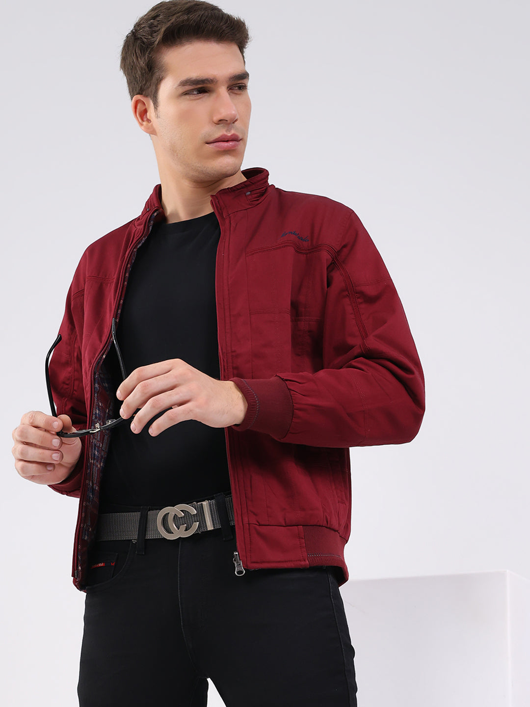 Men Maroon Solid Mock Neck Full Sleeve Jacket
