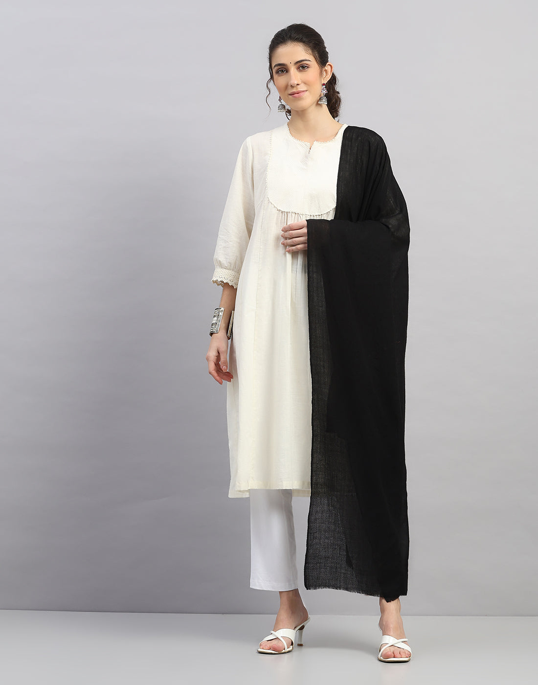 Women Multicolor Self Design Shawl