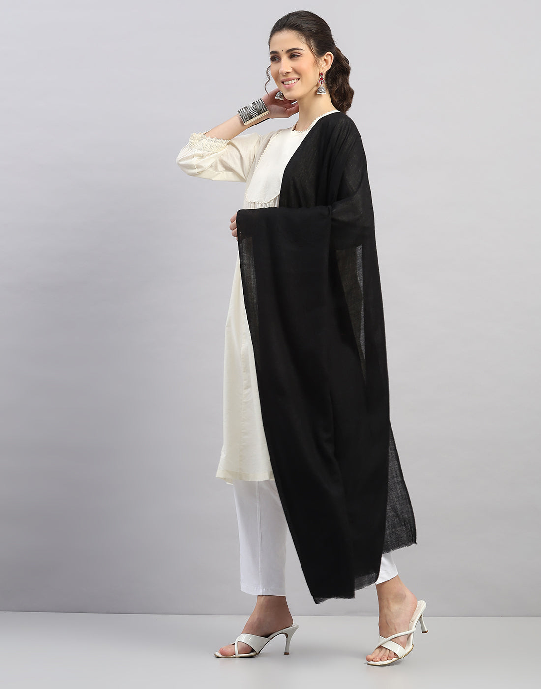 Women Multicolor Self Design Shawl