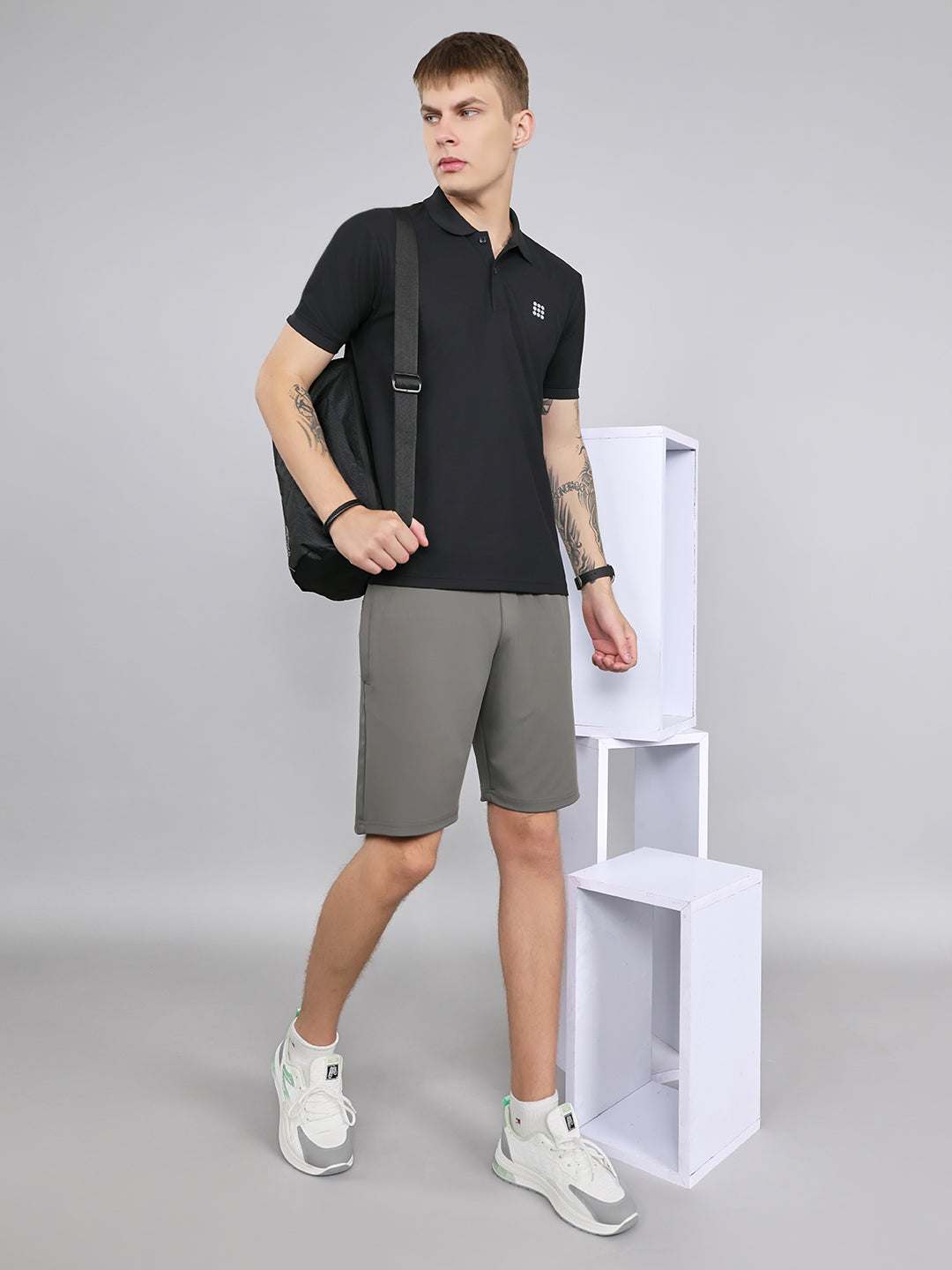 Rock.it Men Black Solid Collar Half Sleeve T-Shirt