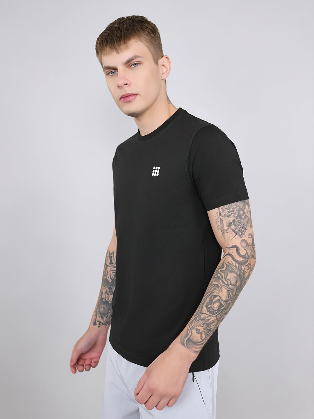 Rock.it Men Black Solid Round Neck Half Sleeve T-Shirt