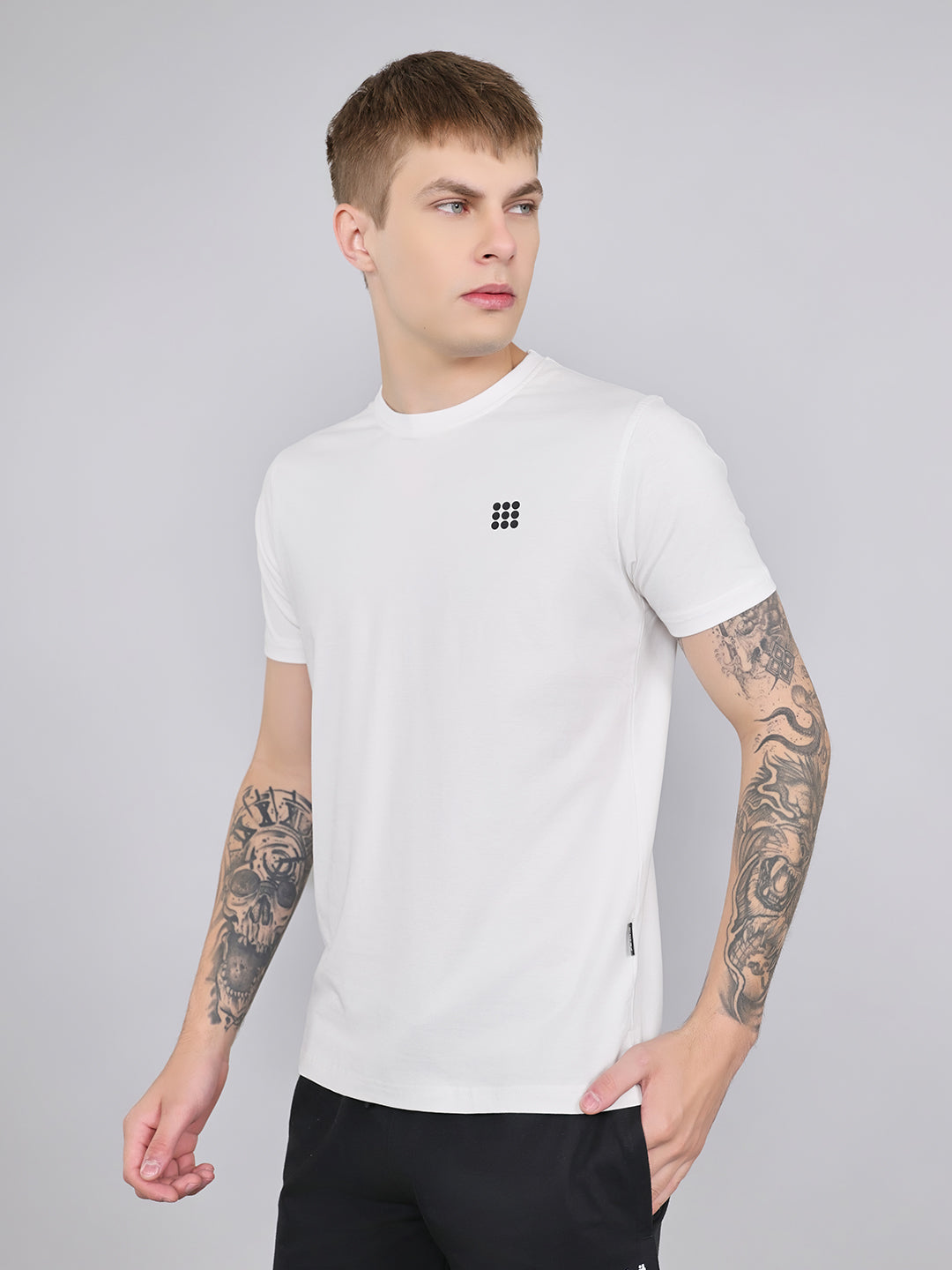Rock.it Men White Solid Round Neck Half Sleeve T-Shirt