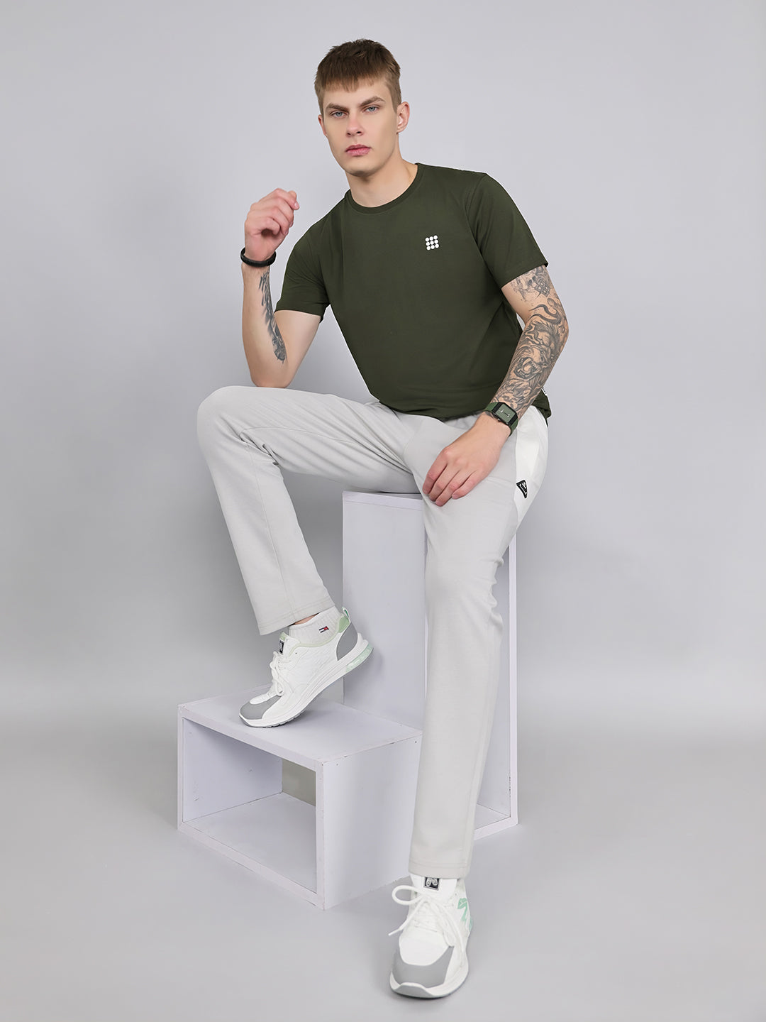Rock.it Men Olive Solid Round Neck Half Sleeve T-Shirt