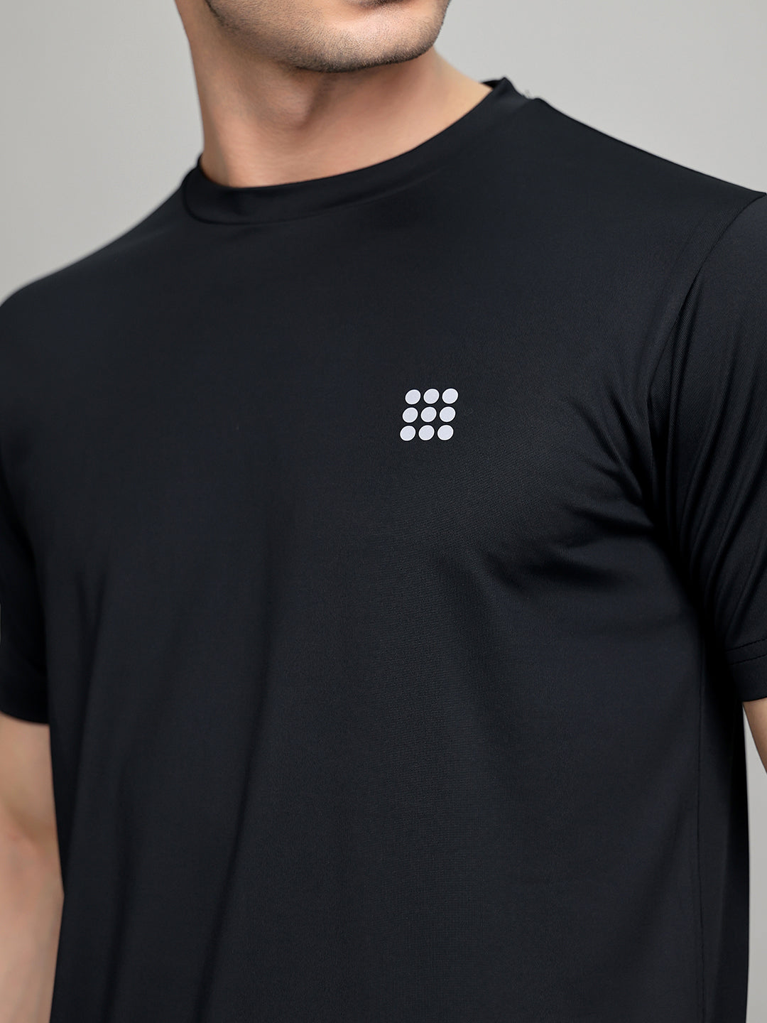 Rock.it Men Black Solid Round Neck Half Sleeve T-Shirt