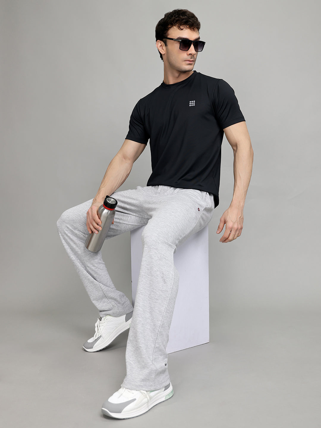 Rock.it Men Black Solid Round Neck Half Sleeve T-Shirt