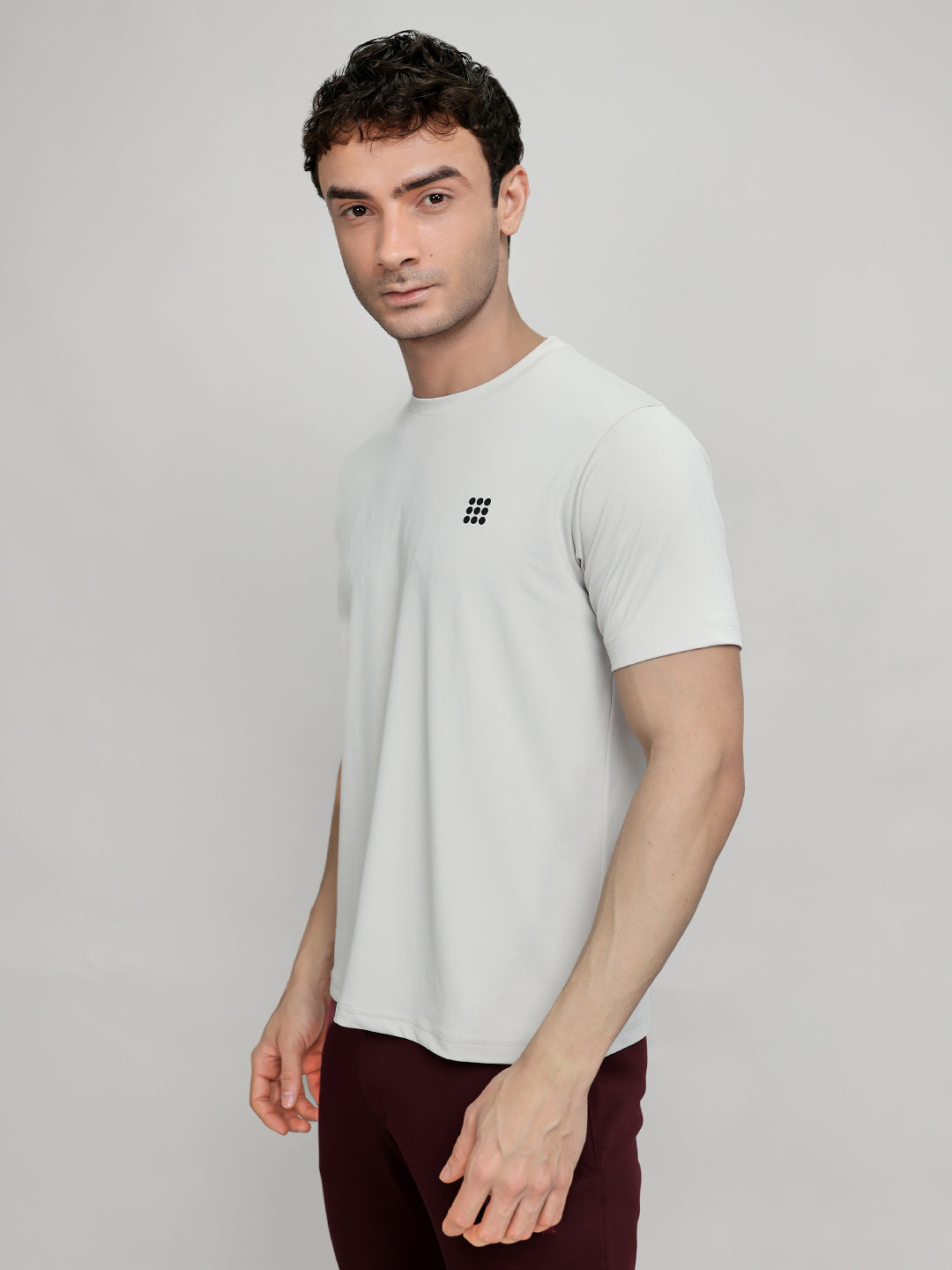 Rock.it Men Light Grey Solid Round Neck Half Sleeve T-Shirt