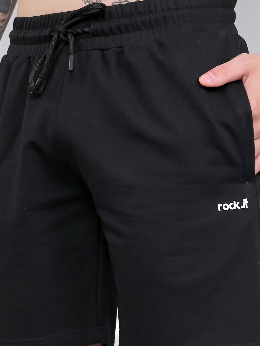 Rock.it Men Black Solid Regular Fit Shorts