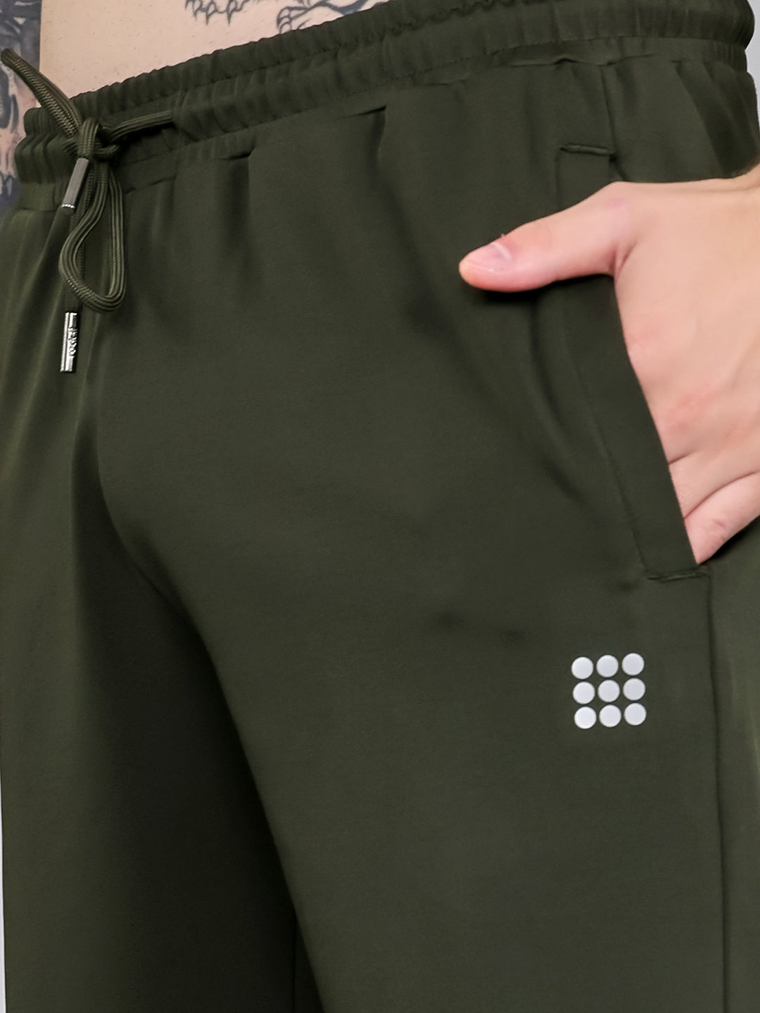 Rock.it Men Olive Solid Regular Fit Shorts