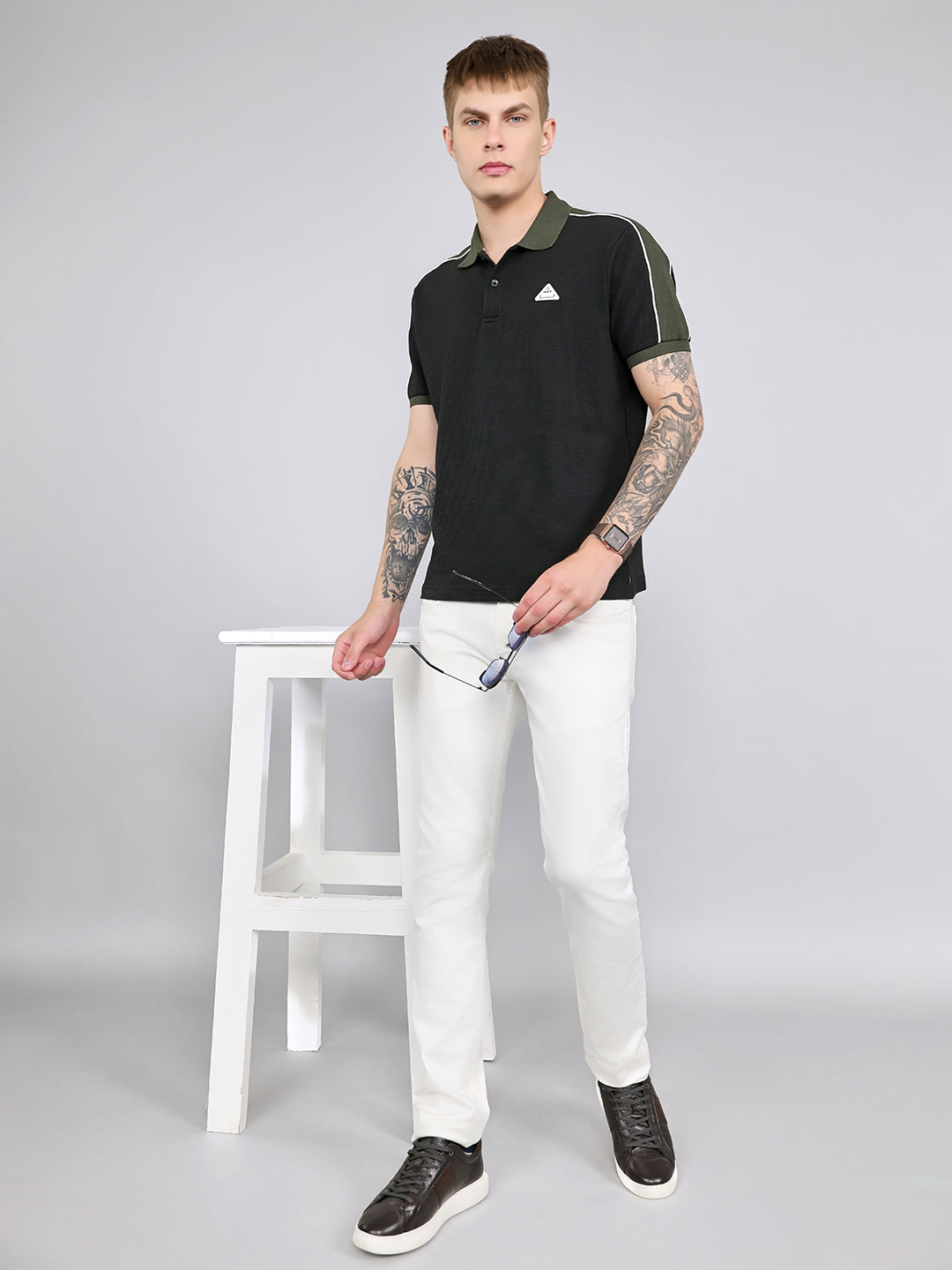 Rock.it Men Black Self Design Collar Half Sleeve T-Shirt