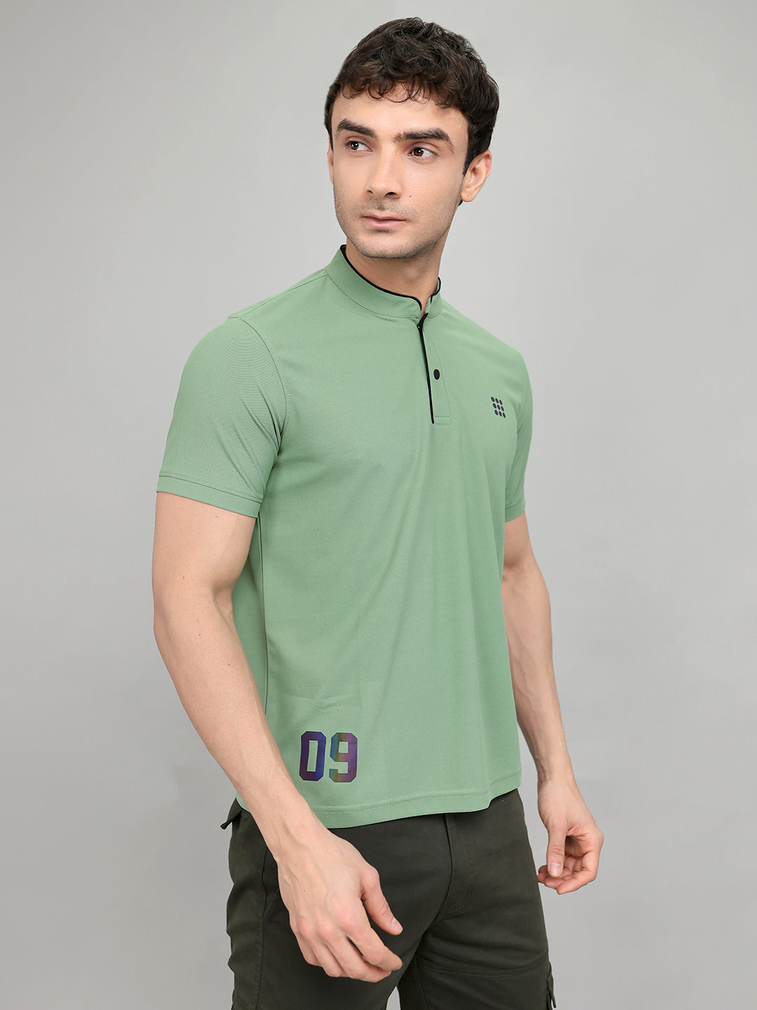 Rock.it Men Light Green Solid Henley Neck Half Sleeve T-Shirt