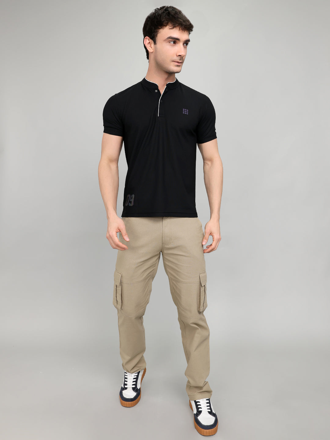 Rock.it Men Black Solid Henley Neck Half Sleeve T-Shirt