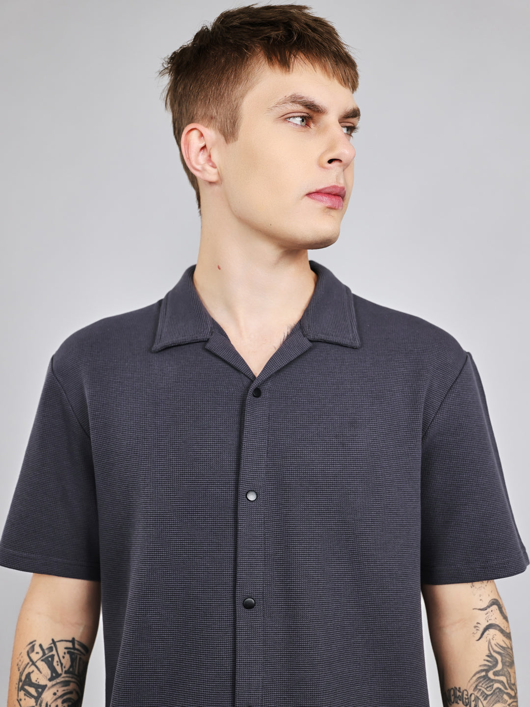 Rock.it Men Grey Solid Collar Half Sleeve Cords Set