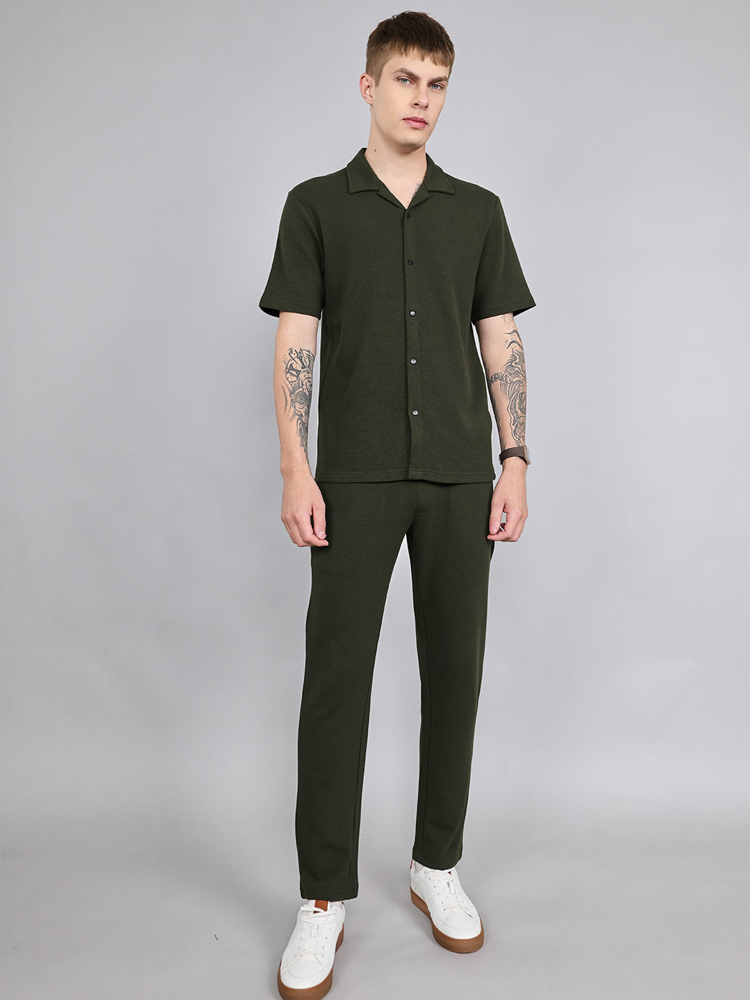Rock.it Men Olive Solid Collar Half Sleeve Cords Set